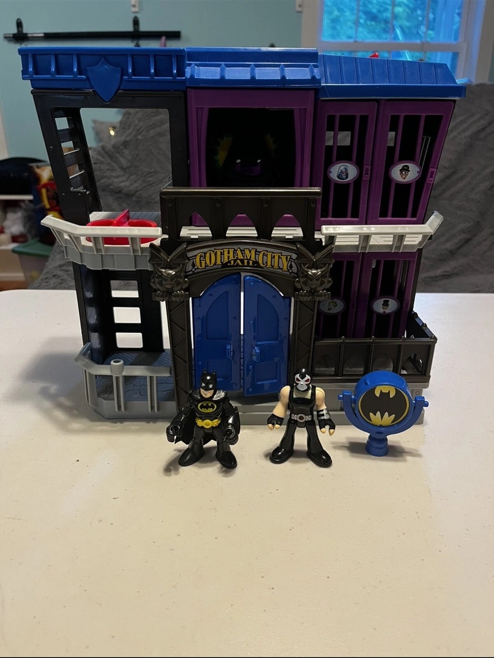 Imaginext Batman Gotham City Jail Playset DC Super Friends Batman Bane Figures